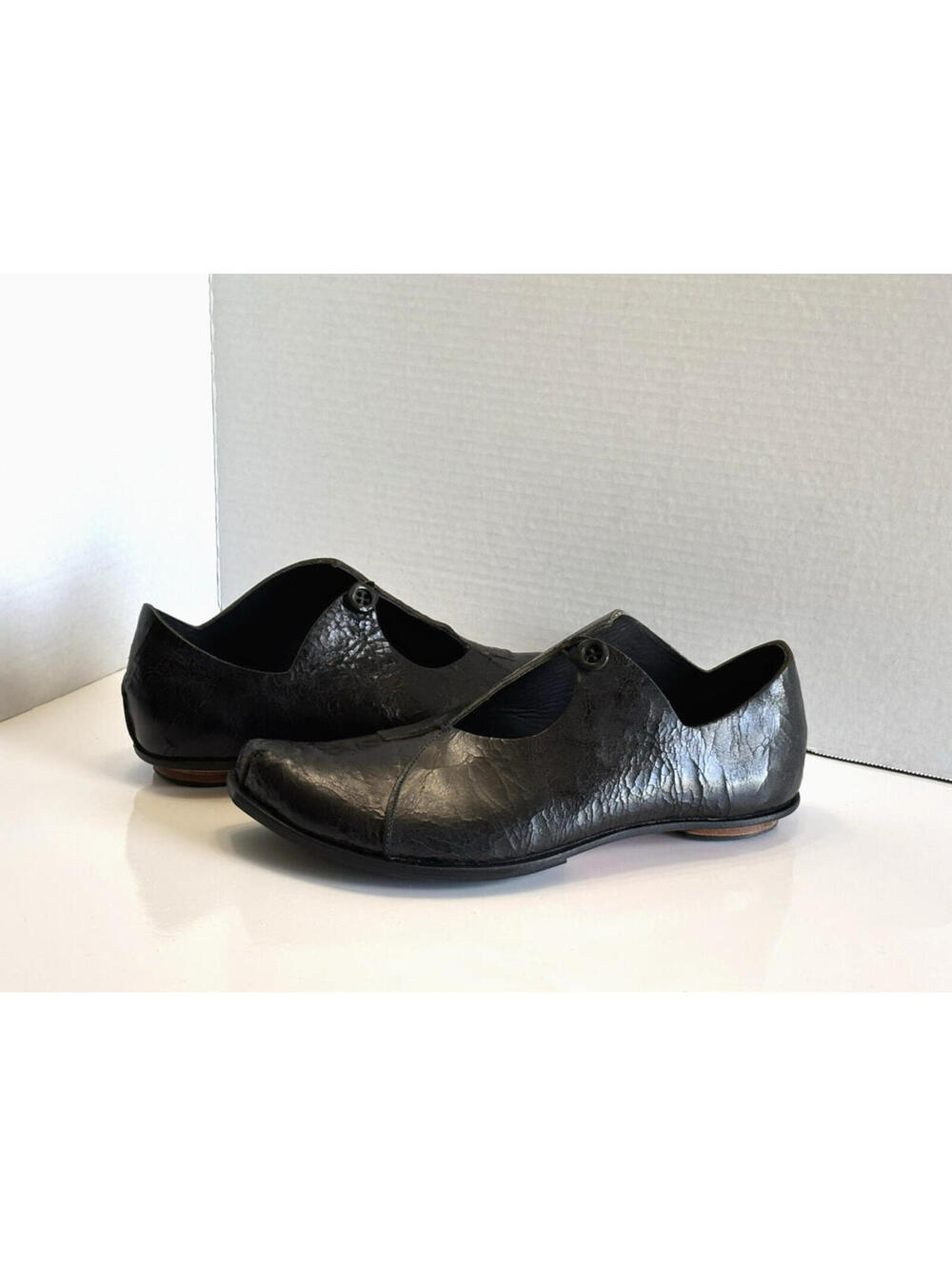 Cydwoq Shoes Women’s Black Leather Flats Slip On Size EU 39/US 9 Handmade in USA